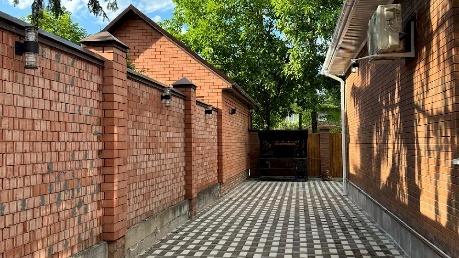 Ставропольский край, Пятигорск, Ивовая ул., 11